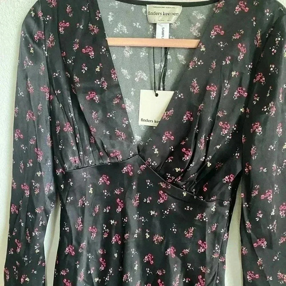 Finders Keepers Zadie Black Daisy Floral Long Sleeve Deep V Neck Sample Dress 4 - Picture 3 of 11